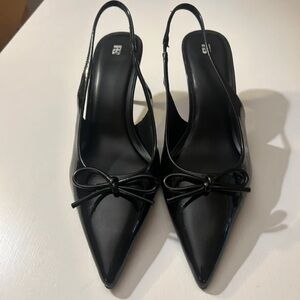 Pull&Bear Elegant Black Slingback Heels